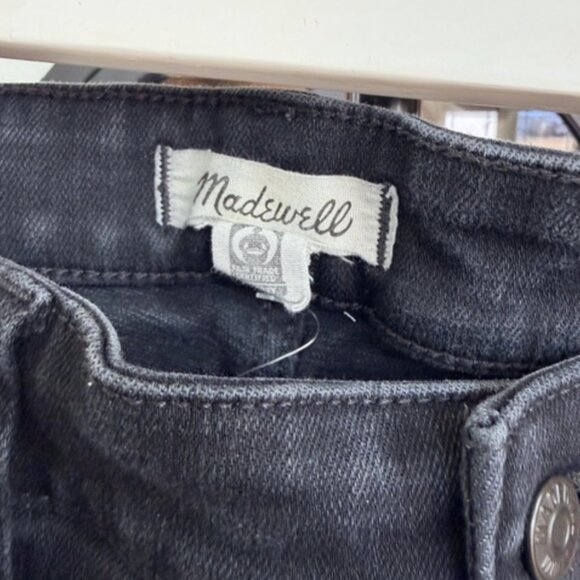 Madewell Kick Out Crop Jeans in black rinse wash - Picture 2 of 5
